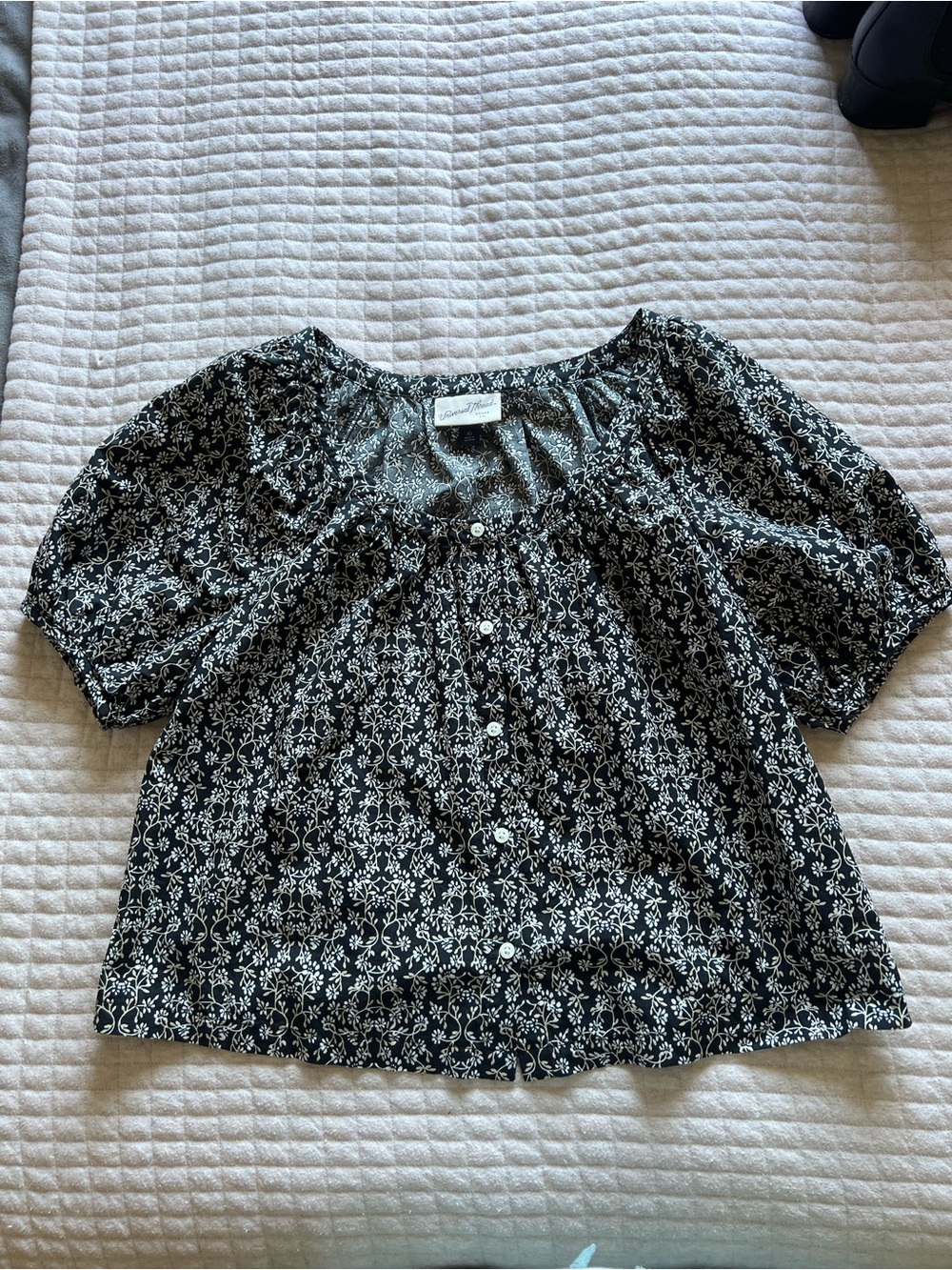 Universal Thread Black Floral Button-Front Peasant Top